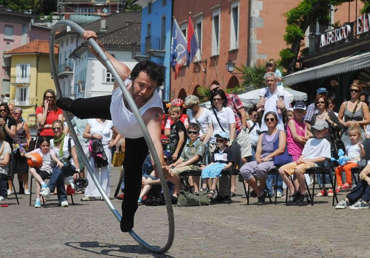 artisti-di-strada-ascona-ruota