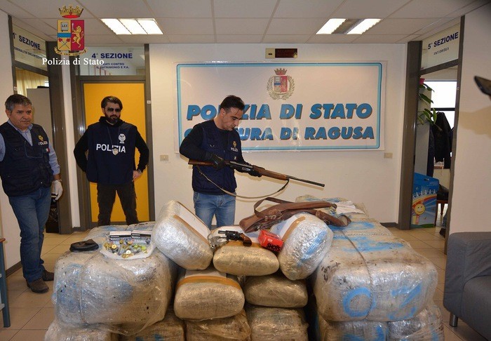 Droga: squadra mobile Ragusa sequestra 330 kg di marijuana