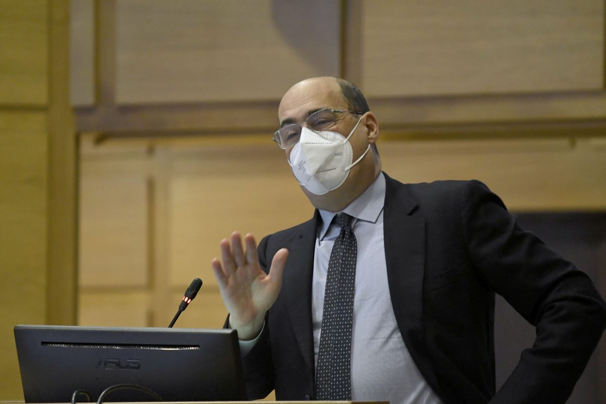 Zingaretti annuncia su Facebook le sue dimissioni