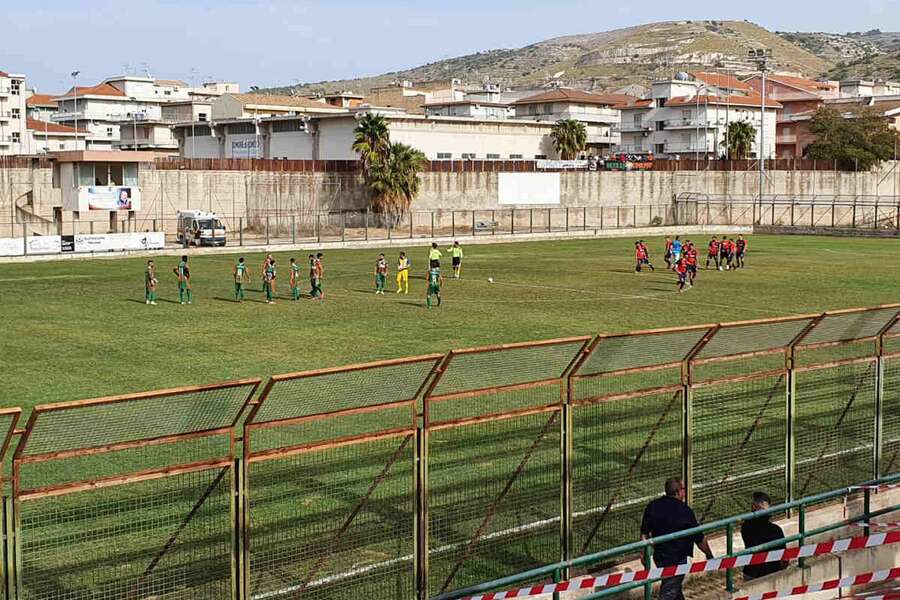 Modica Calcio proiettato verso il derby con il Vittoria, ieri primo allenamento in vista del big match di domenica
