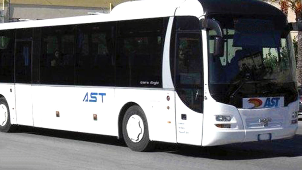 A bordo del pulman senza pagare il biglietto, pozzallese denunciato