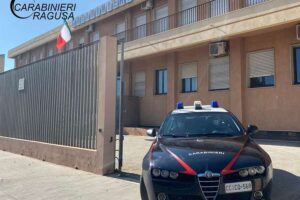 Vittoria, arrestati dai Carabinieri mentre rubano tubi di rame in una abitazione privata