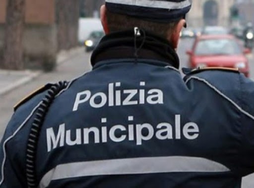 Automobilista modicano manda al Pronto Soccorso un agente, adesso è ai domiciliari