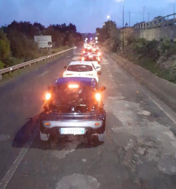Scontro frontale sul ponte Guerrieri a Modica, tre feriti e traffico in tilt