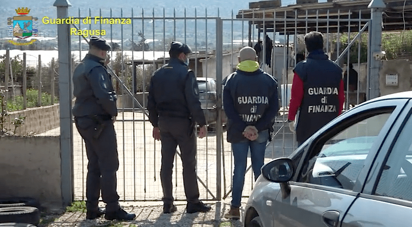 Organizzavano matrimoni falsi a Comiso, coinvolto anche un vigile urbano