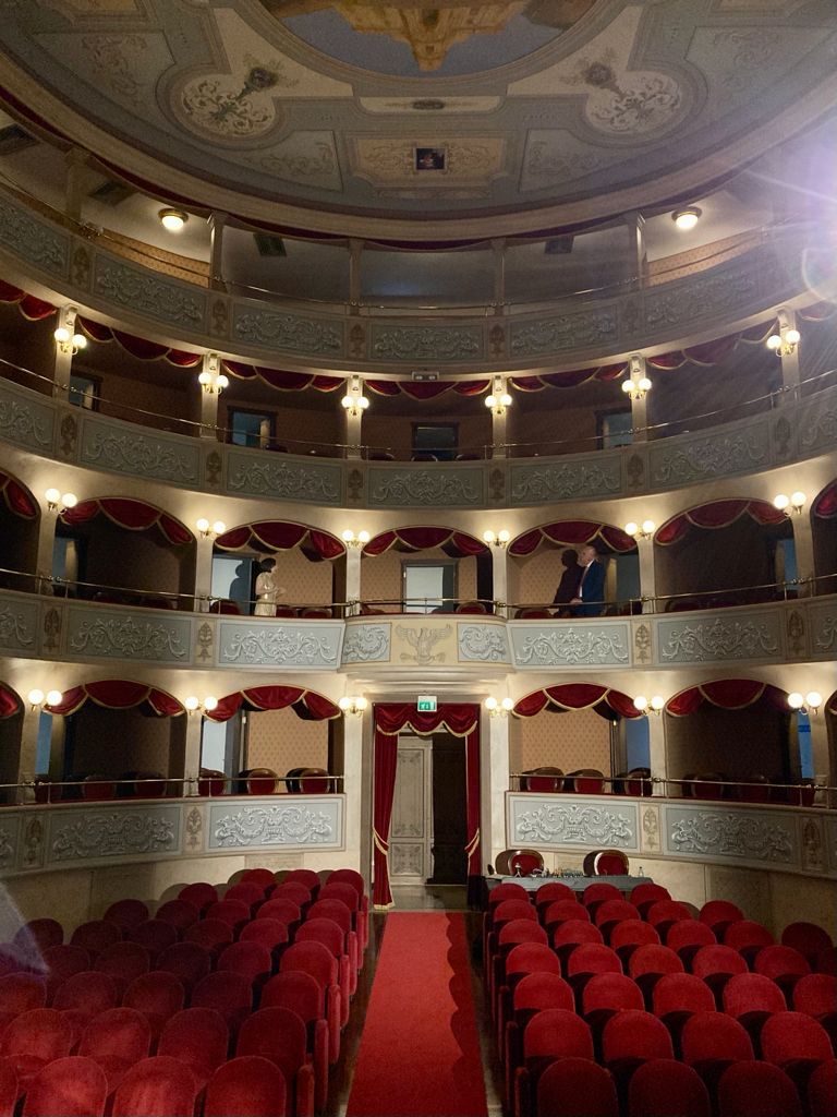 Il teatro Garibaldi di Modica presenta l’evento “Dal buio alla luce!”