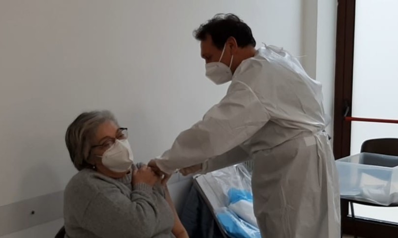 Al via vaccinazioni in parrocchia, a Ragusa senza paura e a Modica è flop clamoroso