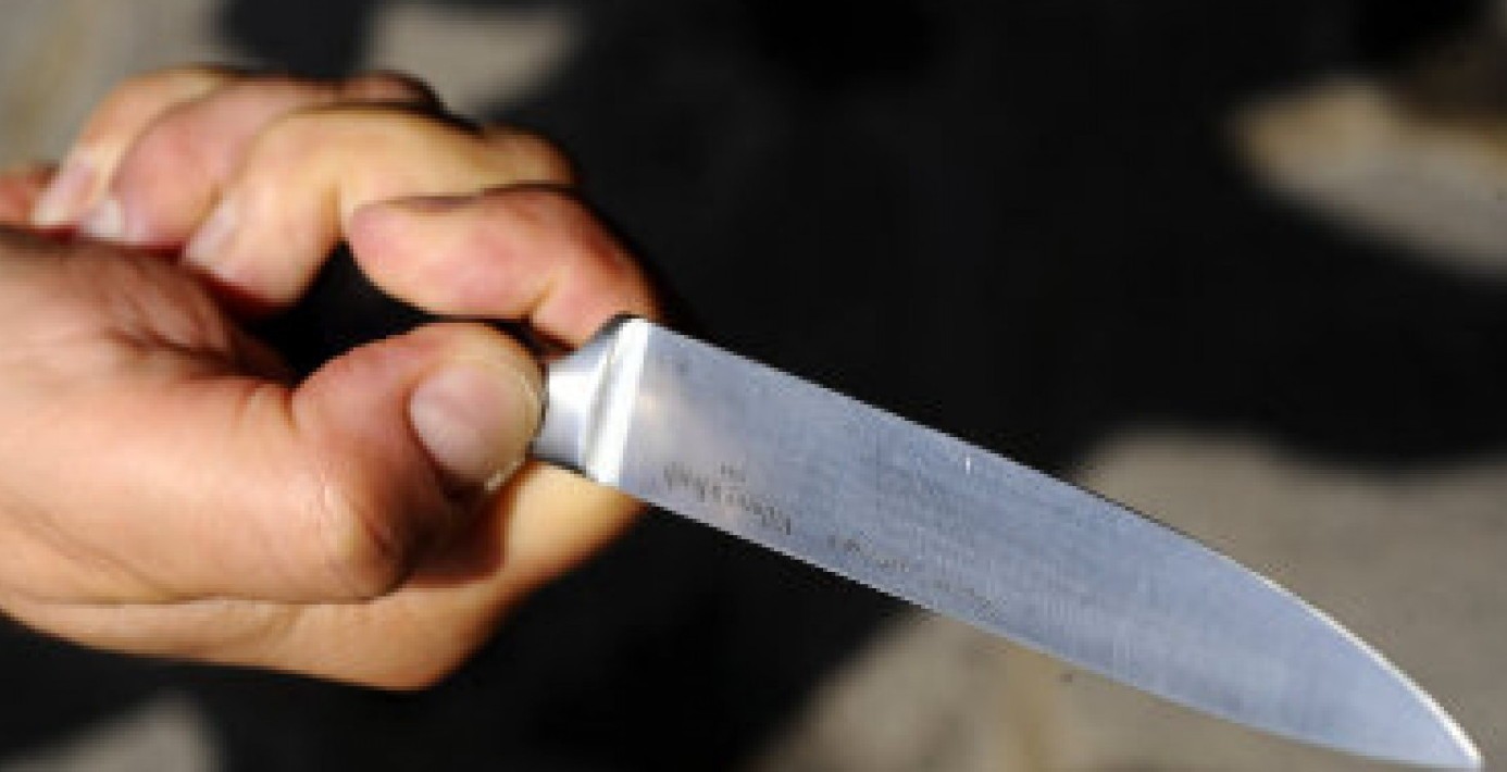 Accoltellati due uomini a Vittoria, uno operato d’urgenza nella notte. Un fermo