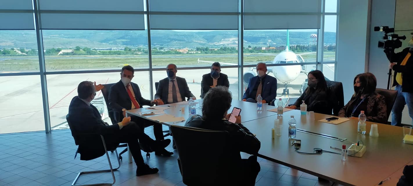 Aeroporto di Comiso, le richieste di Soaco al sottosegretario Cancelleri
