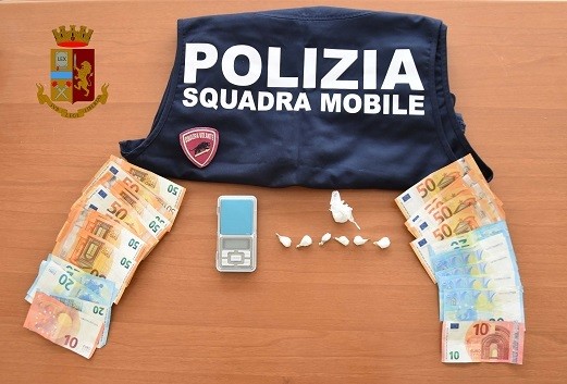 Spaccio di cocaina, la polizia arresta un quarantatreenne