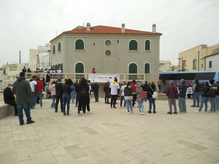 Covid: flash mob di ristoratori nei luoghi di Montalbano