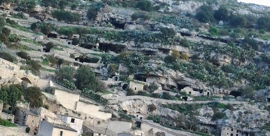 Comune di Scicli e il Parco Archeologico di Kamarina e Cava Ispica firmano protocollo d’intesa per Chiafura