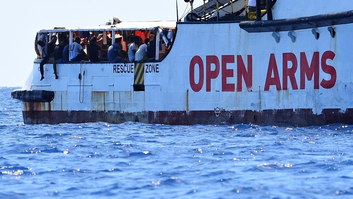 Arrivano a Pozzallo i migranti rifiutati da Malta