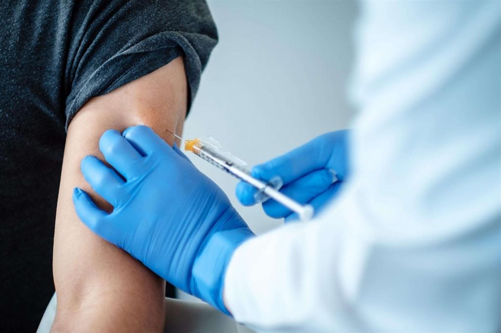 Covid, Sicilia maglia nera nelle vaccinazioni