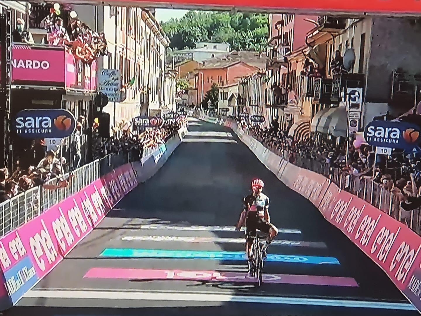 Giro d’Italia: a Bettiol la diciottesima tappa, Caruso resta secondo,Bernal maglia rosa