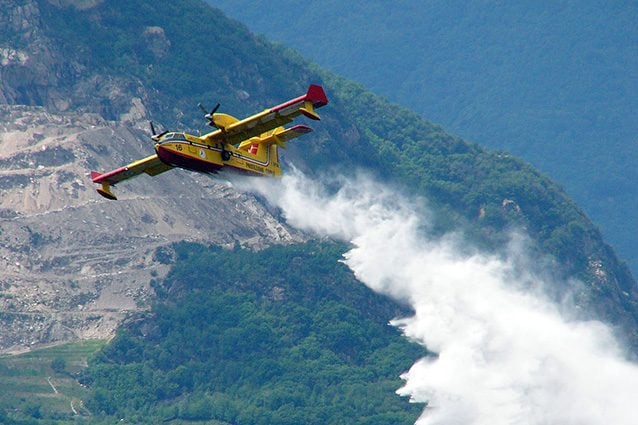 Incendio nel vallone di Acate, intervengono due Canadair