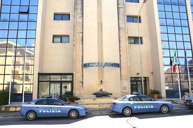 Furti, ricettazione, riciclaggio e detenzione abusiva di armi, cinque arresti a Vittoria