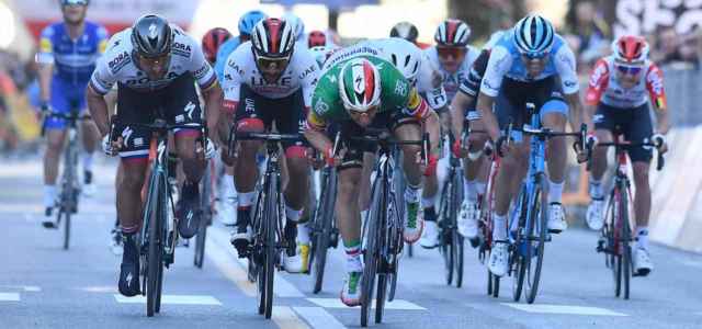 Giro d’Italia: a Novara vince Merlier, Ganna resta in maglia rosa, Caruso è 25esimo