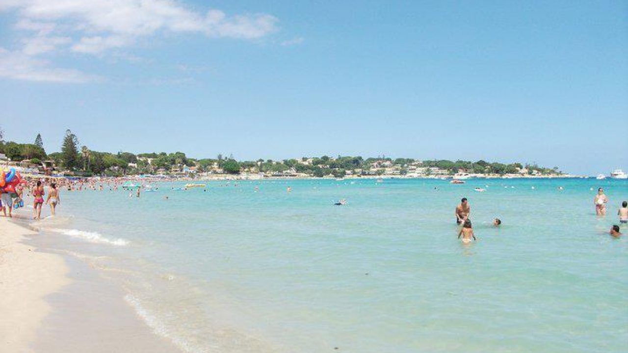 Spiagge chiuse in Sicilia fino al 15 maggio, la prima tintarella è rimandata