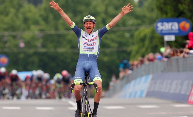 Giro d’Italia: A Canale vince Van der Hoorn, Ganna in rosa, risalgono Caruso e Nibali