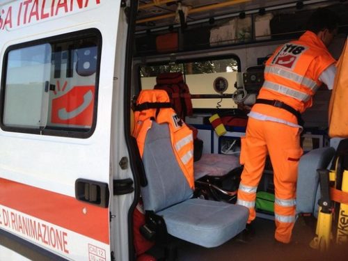 Ancora sangue sulle strade iblee, scontro auto – moto a Modica, muore un diciassettenne