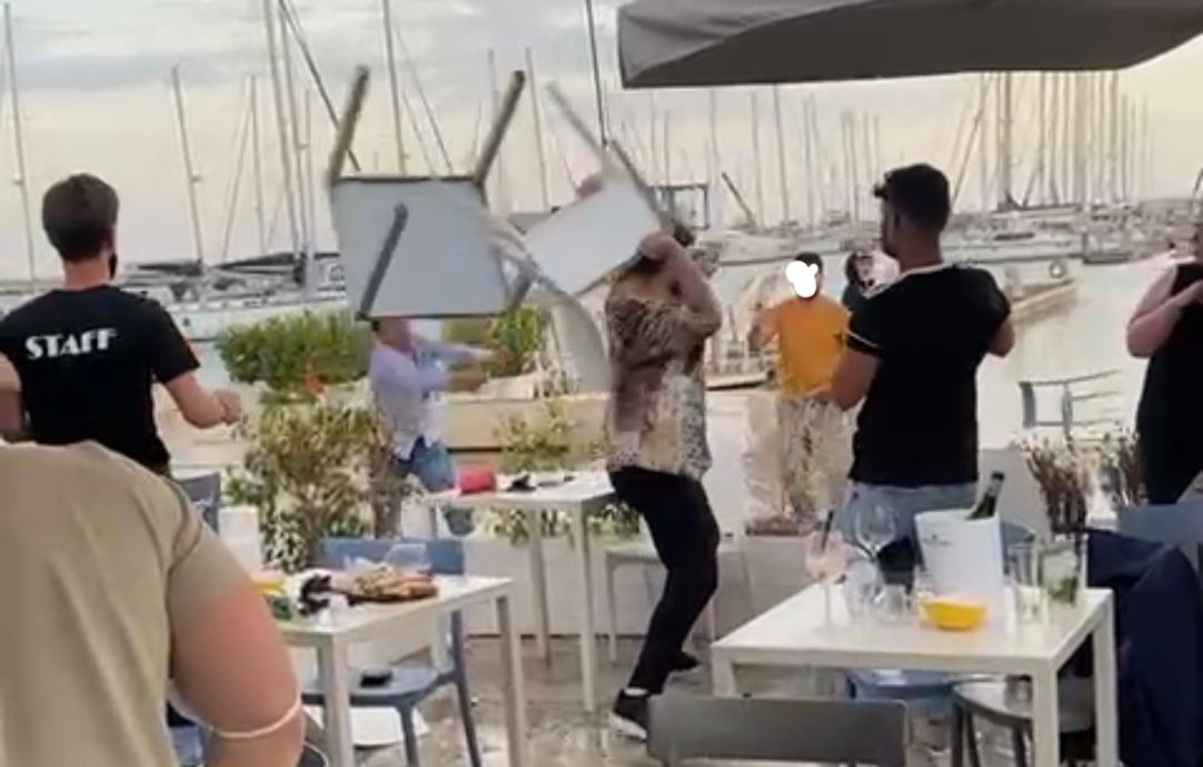 Rissa in un locale del Porto Turistico a Marina di Ragusa, segnali negativi in vista dell’estate