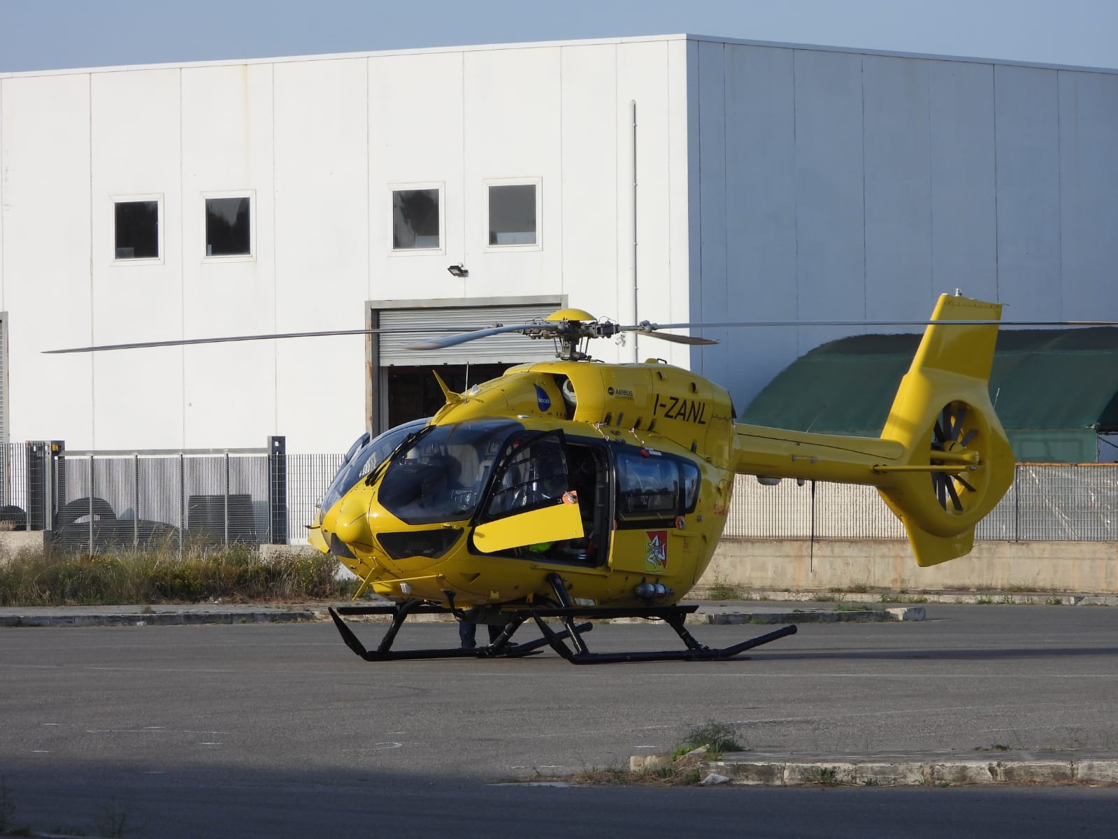 Incidente sul lavoro a Donnalucata, operaio cade dal ponteggio, trasferito in elisoccorso a Catania