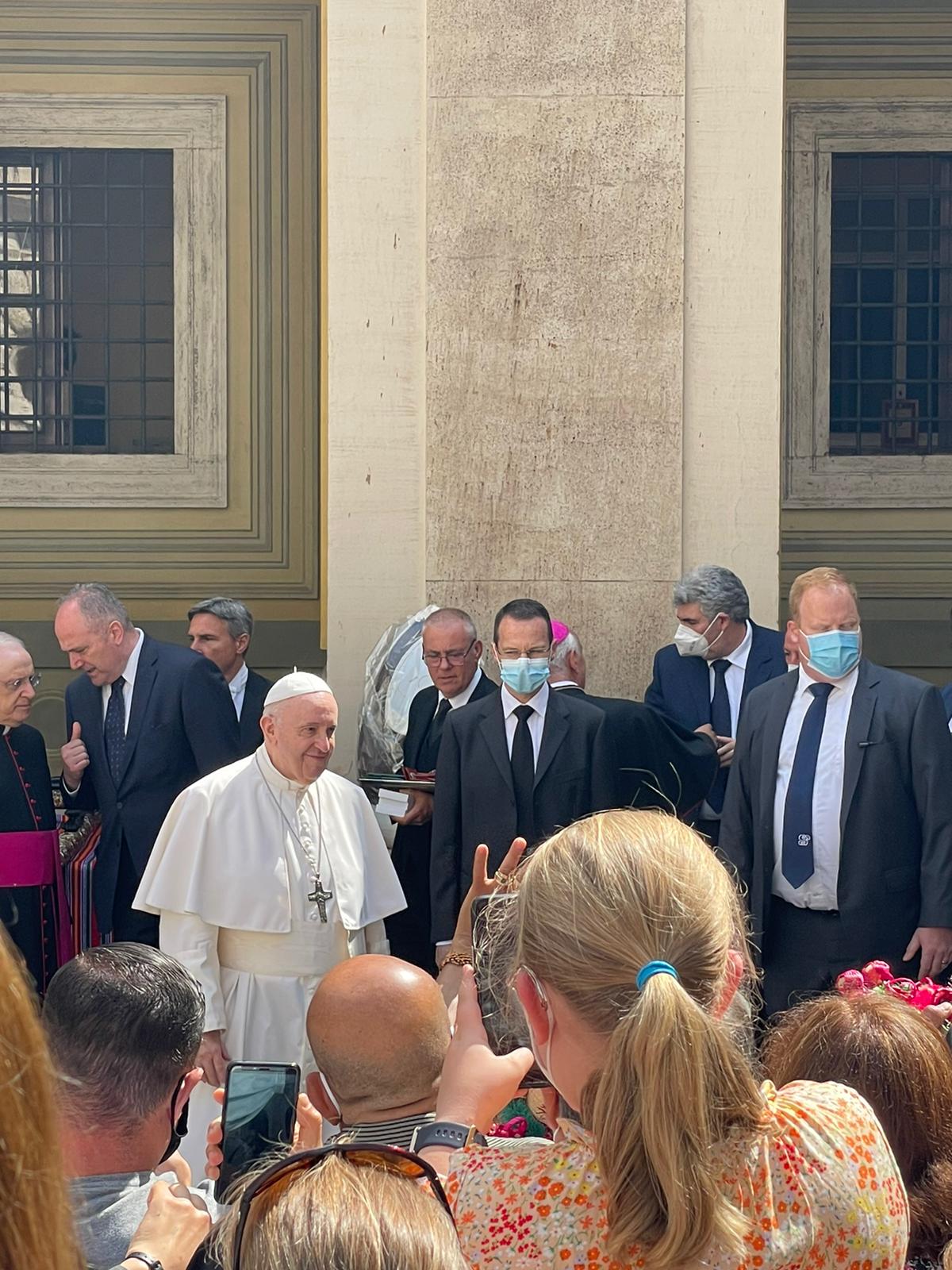 Il Papa in ansia per l’Uovo di cioccolato? Ci pensa l’autopromozione di Modica
