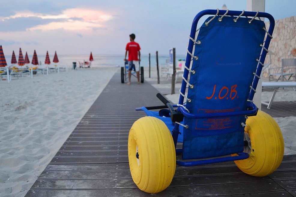 Sedie Job per i lidi balneari di Pozzallo per un turismo accessibile a tutti