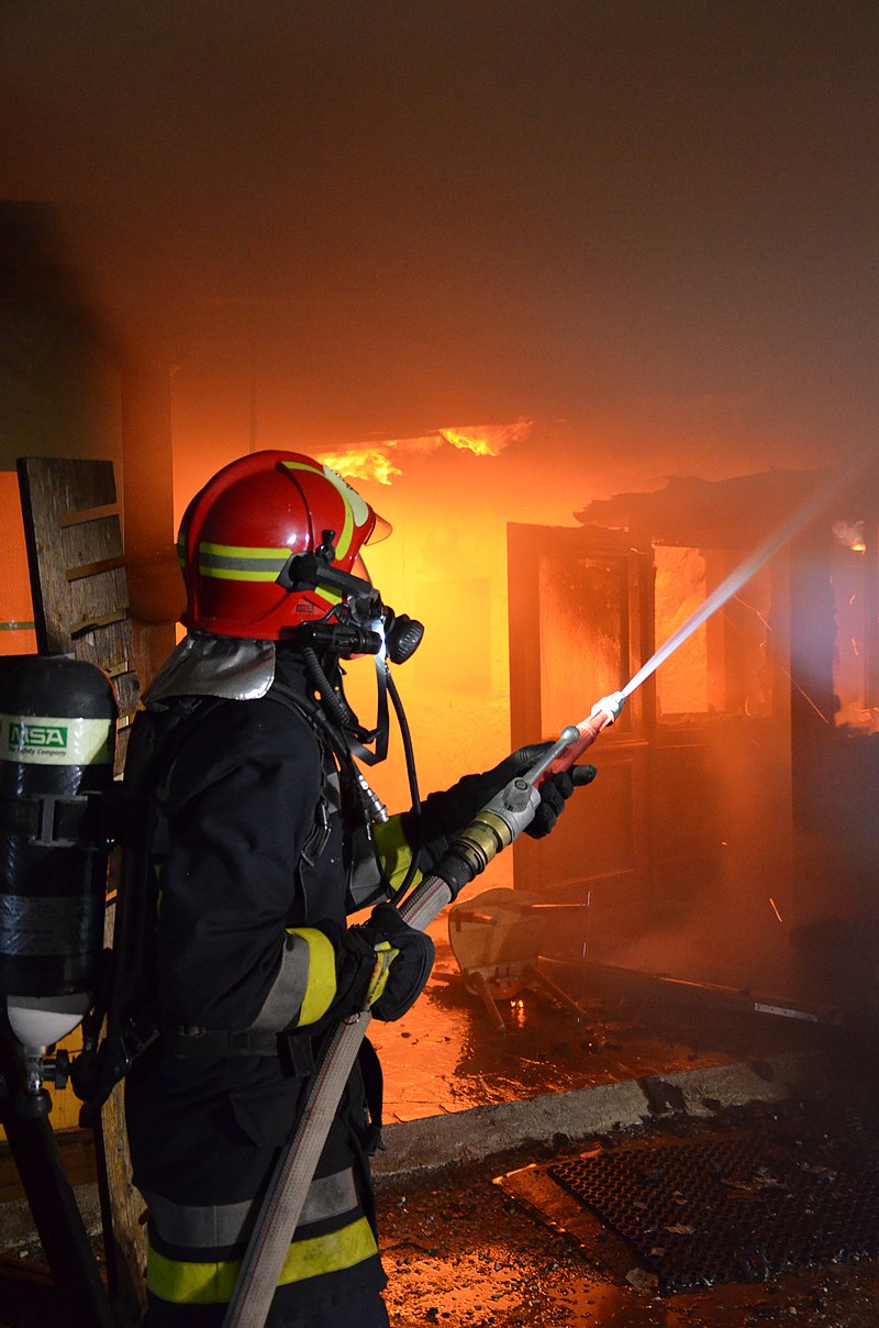 Rischio incendi: ecco tutti i consigli utili forniti dai Vigili del Fuoco di Ragusa