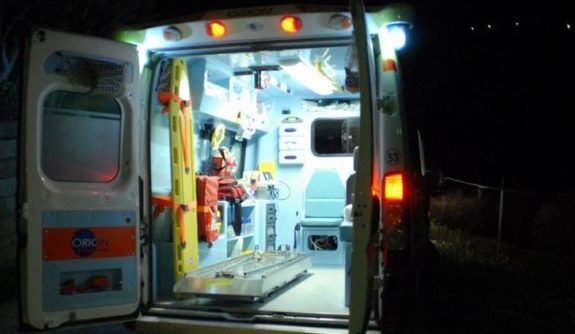 Traliccio cade addosso a due bambini a Scoglitti, tanta paura ma non sono in pericolo