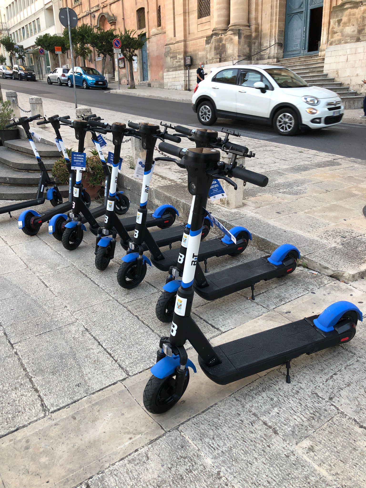 Ragusa come le grandi città, trecento monopattini elettrici in centro