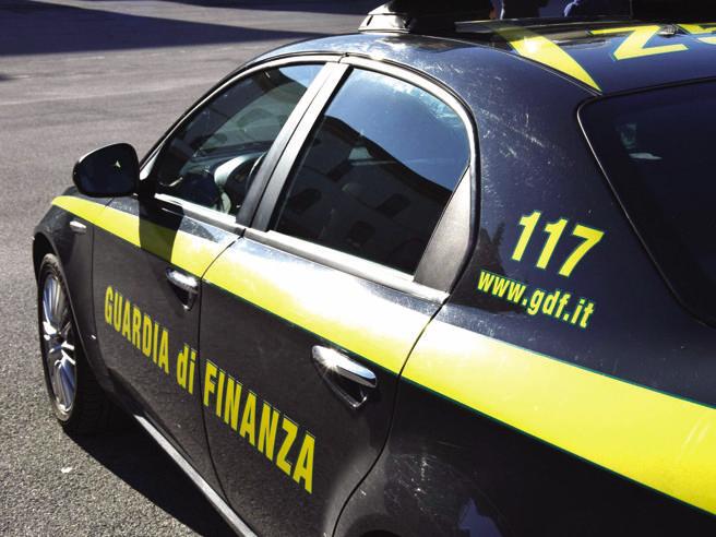 Operazione della GdF di Palermo: famiglia mafiosa avrebbe favorito anche il clan stiddari di Vittoria