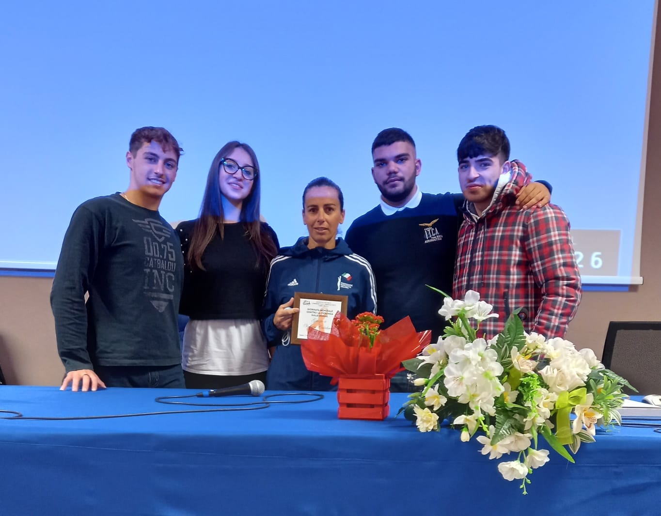 ITC “Fabio Besta” di Ragusa dedica l’assemblea alla violenza sulle donne con Valeria Calabrese