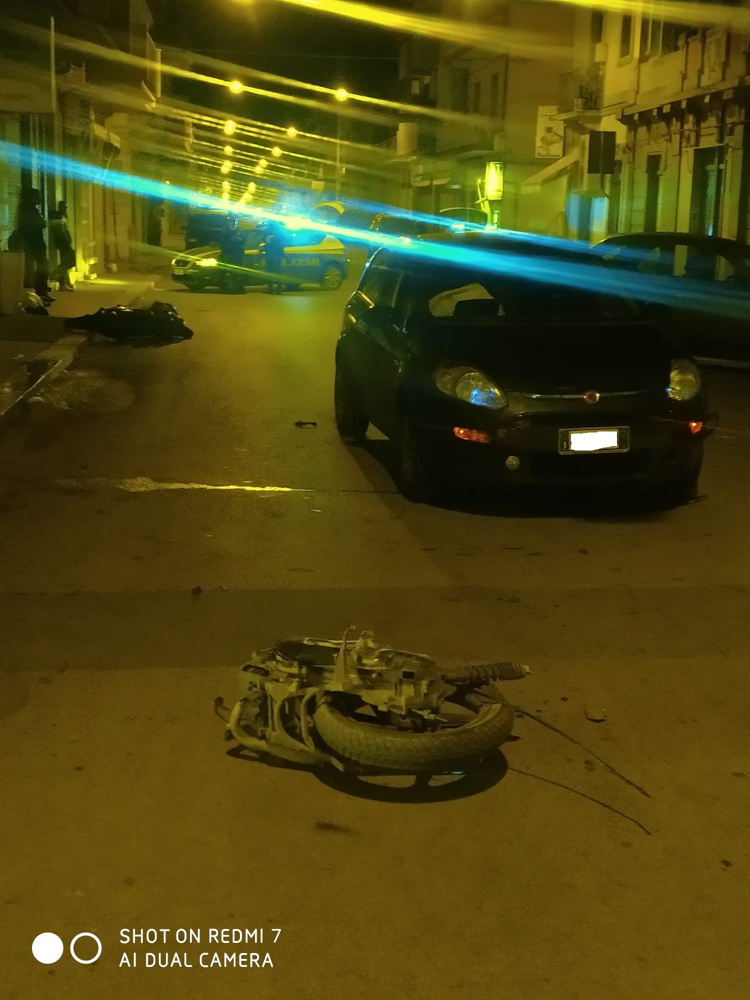 Incidente stradale ieri sera in via Magenta a Vittoria, scontro auto moto, un ferito