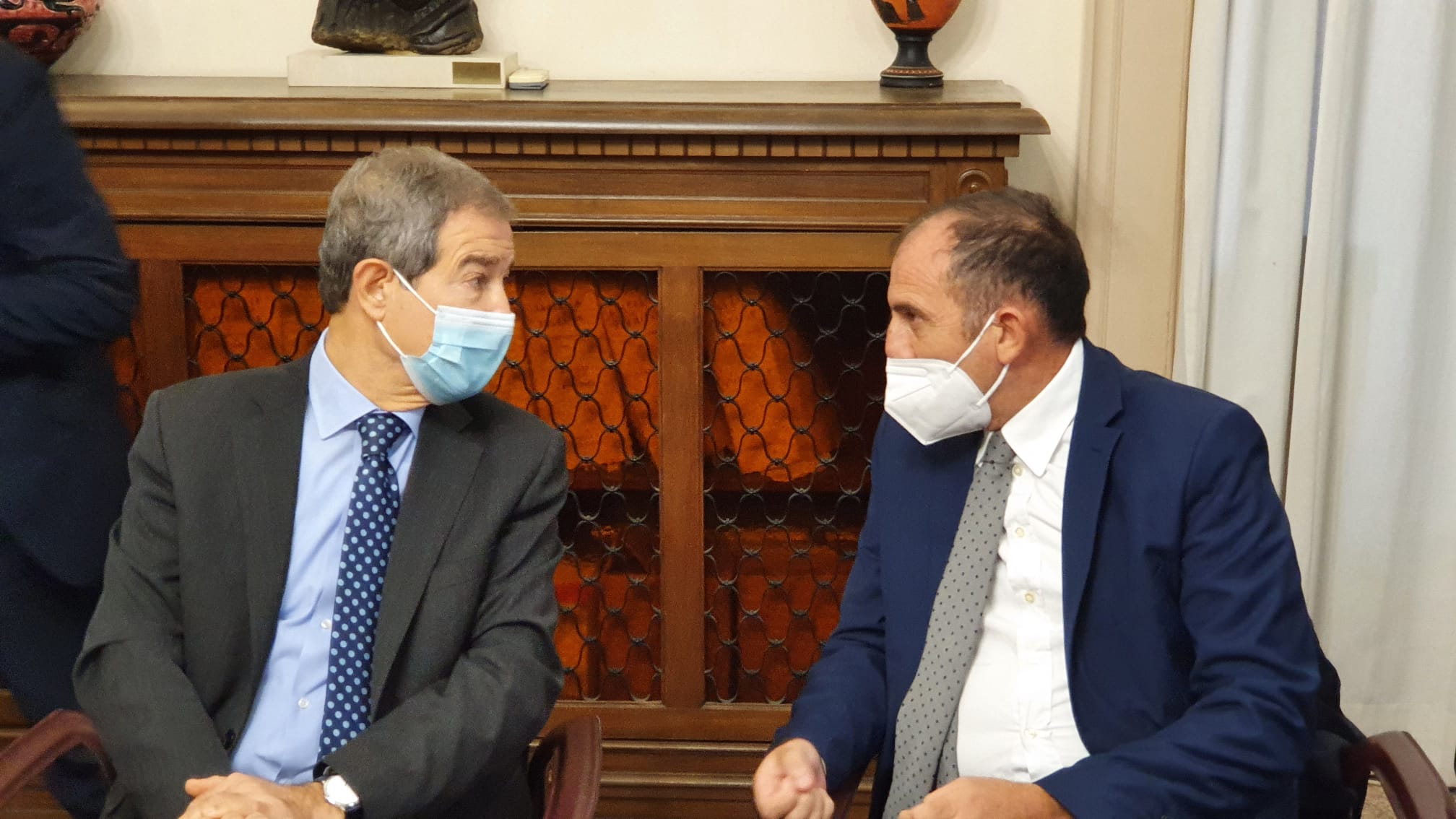 All’Ars che taglia 100 milioni per i disabili, si litiga sulla paternità delle regole per i tartufi
