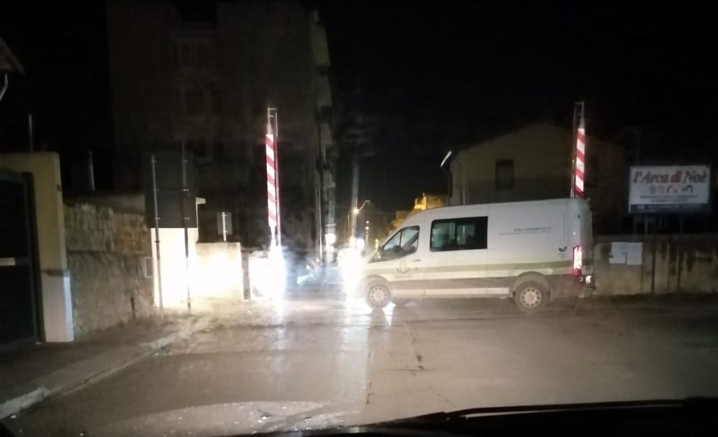 Vittoria: sbarre passaggio a livello non funzionanti, Pelligra: “Perché nessuno interviene?”