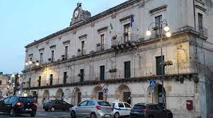 Modica: Ivana Castello (Pd) fa i conti in tasca alla Commissaria e denuncia: “l’ex sindaco continua a circolare per le stanze del Palazzo”