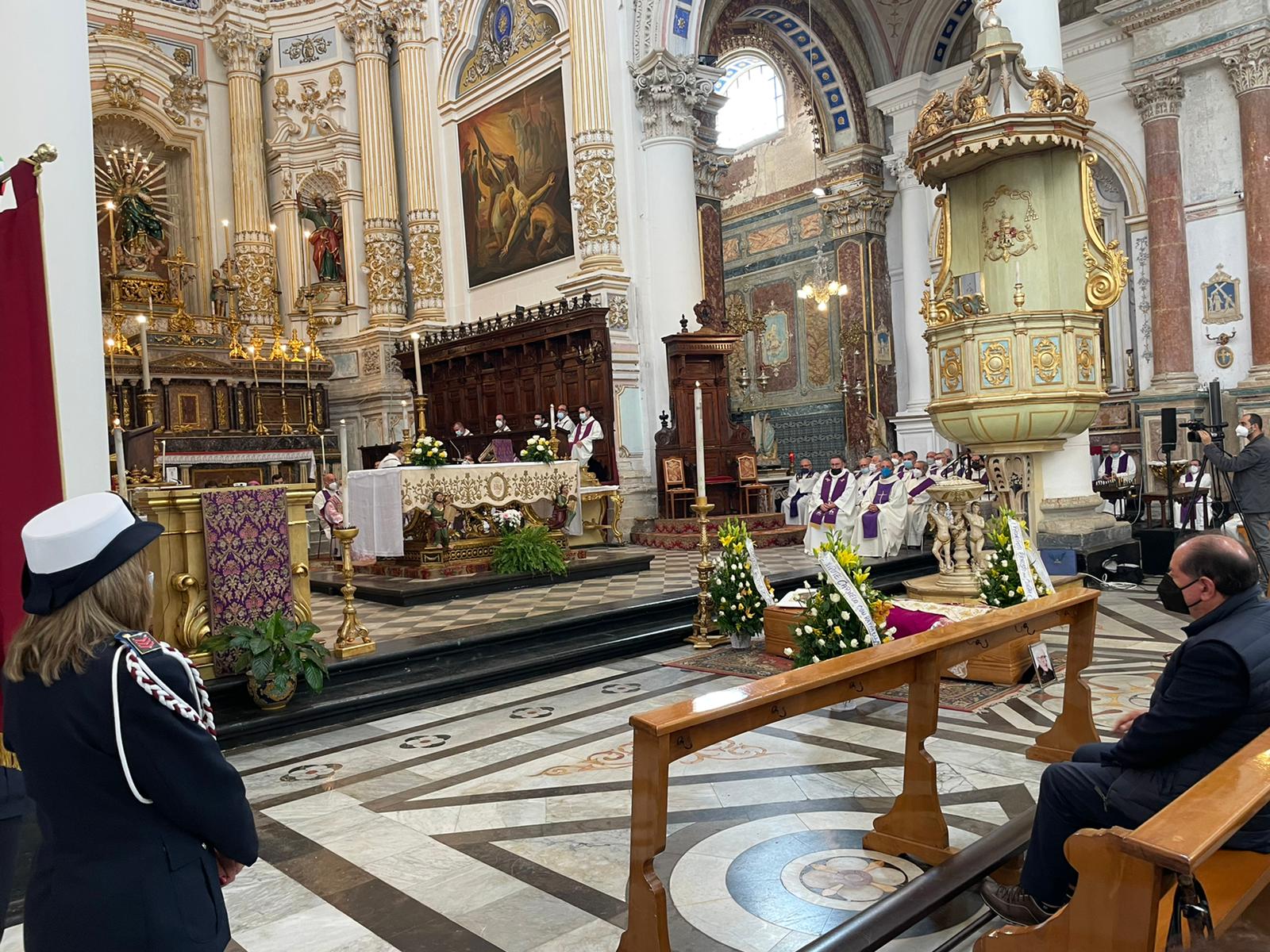 I funerali di Monsignor Francesco Guccione ed il dolore gioioso della Diocesi di Noto