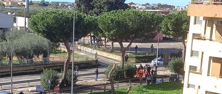 Incidente mortale a Vittoria, centauro rovina sull’asfalto, inutili i soccorsi