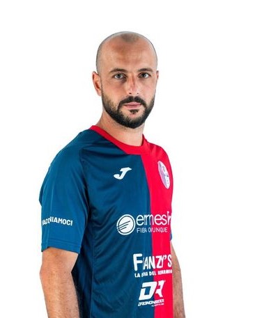 Il Modica Calcio invita a vaccinarsi, rossoblù con la scritta “Vacciniamoci” sulla maglia