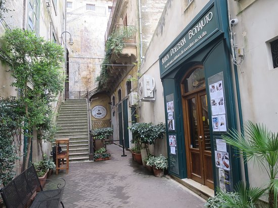 Modica, l’Antica Dolceria Bonajuto riceve il premio Telamone 2021