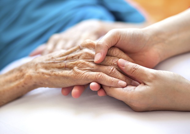 I soldi ci sono ma non si sa come versarli, un abuso quello dei caregivers a Vittoria
