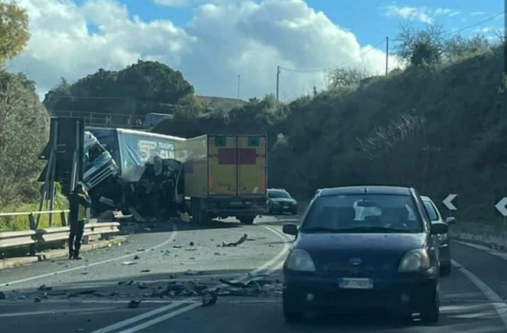 Terribile incidente sulla SS 194 Modica-Pozzallo: un morto e quattro feriti (VIDEO)
