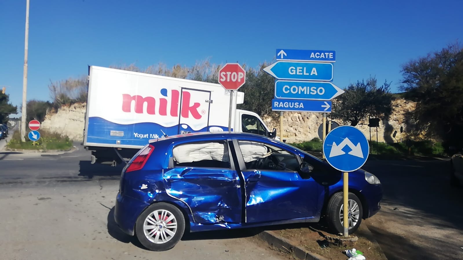 Vittoria: incidente stradale sulla SP 2, feriti in ambulanza al “Guzzardi”