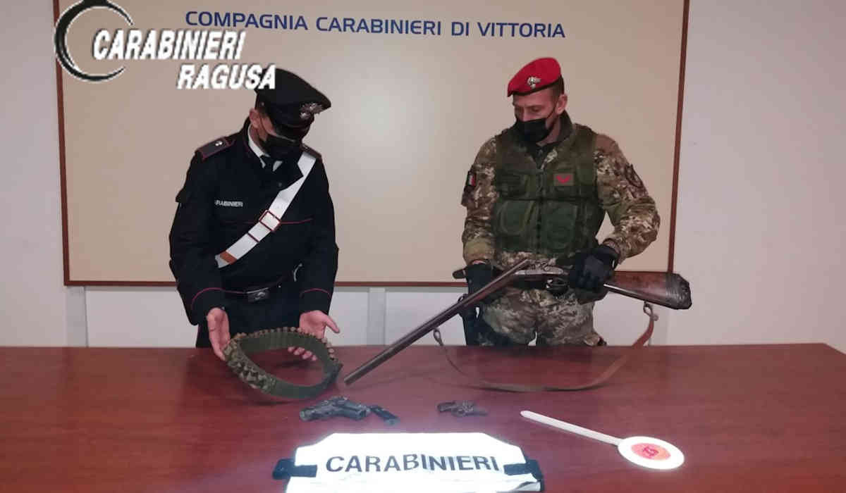Detenzione illecita di armi e munizioni, i carabinieri di Vittoria arrestano un sessantenne