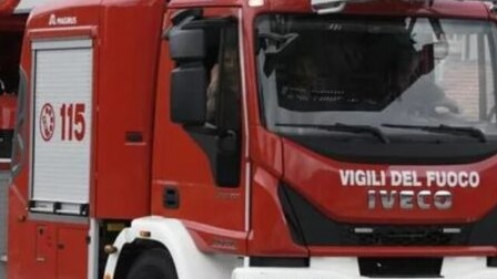 Scicli: settantenne solo accusa malore in casa, i vicini chiamano aiuto, intervengono anche i pompieri