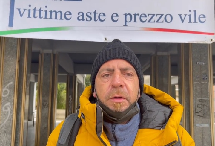 Case all’asta, alla Regione si continua a rinviare. Il presidente dell’Associazione Licitra:  “Io non ci sto”
