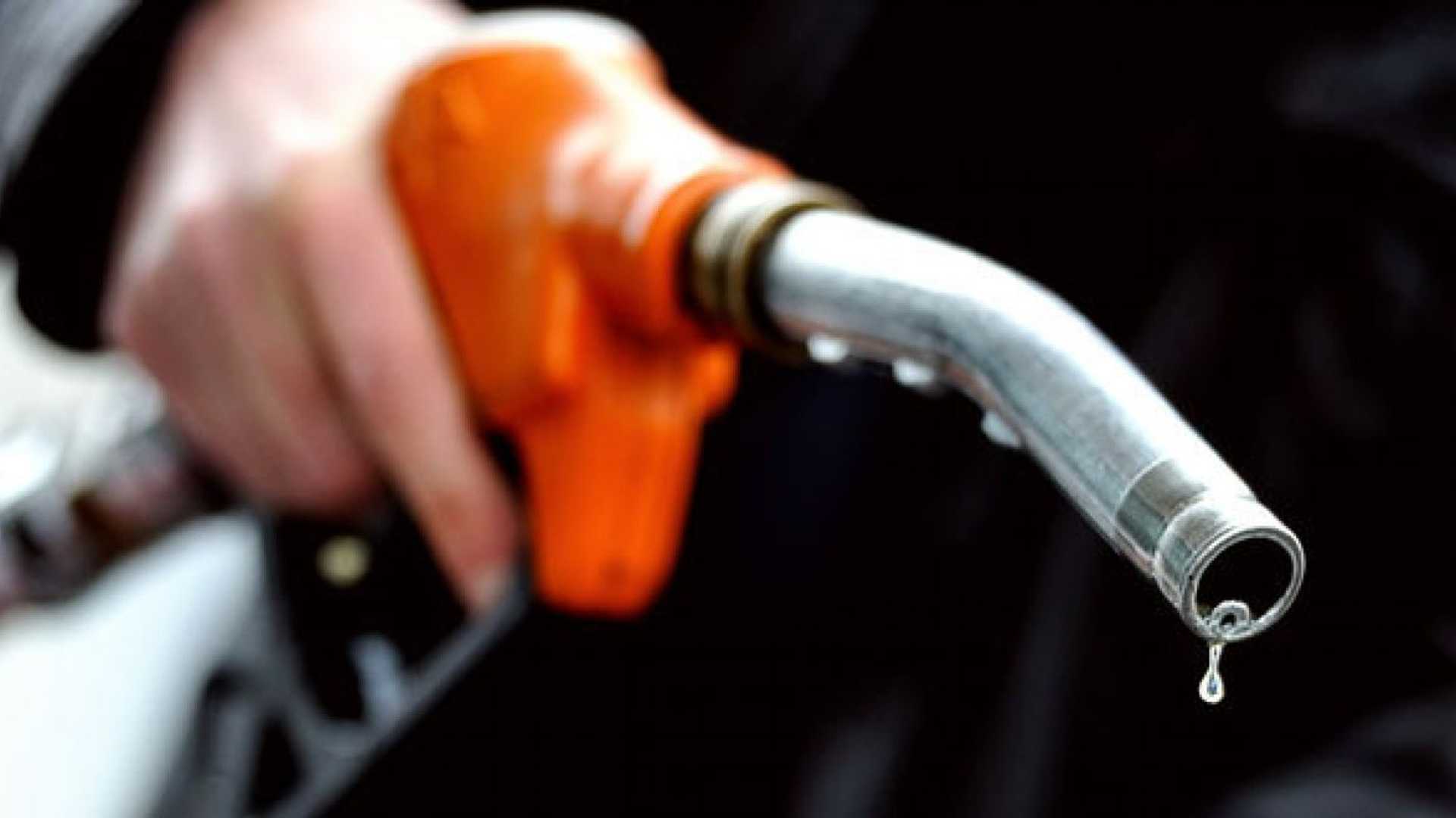 Agenti di commercio: l’unica ripresa è il costo eccessivo della benzina. Va ridotto il prezzo