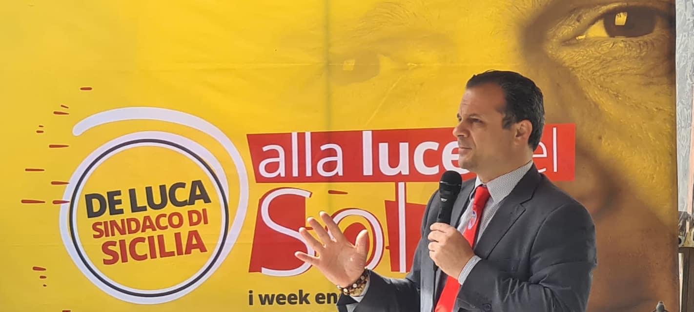 Il tour ibleo di Cateno De Luca candidato a sindaco della Sicilia, tra incontri inattesi e battutine